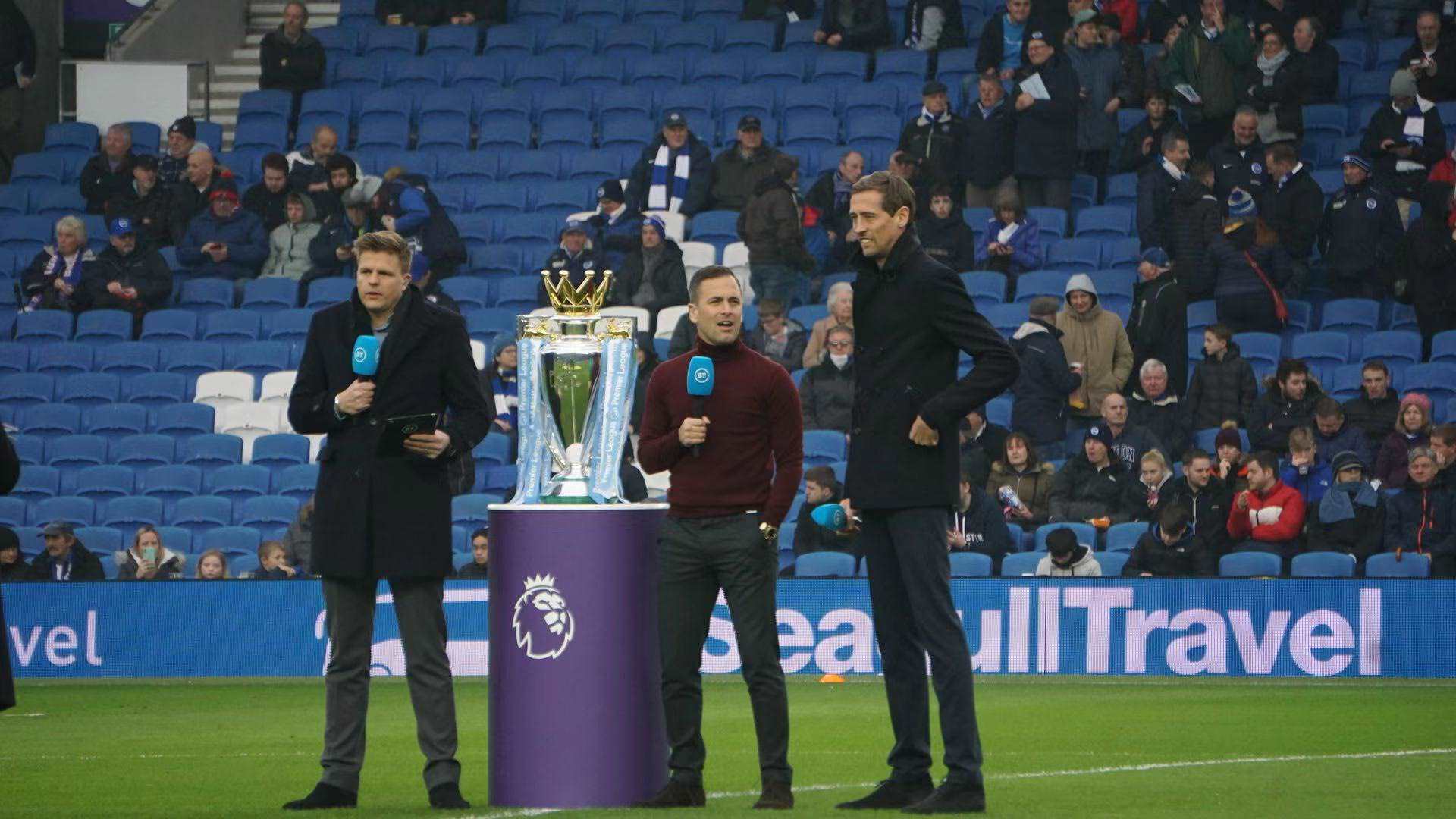 显得尤为关 显得尤为关